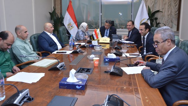 وزير التموين يلتقي بعدد من أعضاء مجلسي النواب والشيوخ وزير التموين يلتقي بعدد من أعضاء مجلسي النواب والشيوخ