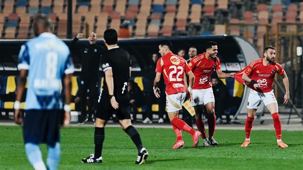 الاهلي يتعادل سلبيا أمام الهلال السوداني في الشوط الأول الاهلي يتعادل سلبيا أمام الهلال السوداني في الشوط الأول