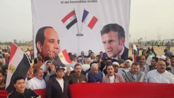 محافظ شمال سيناء: أهالي المحافظة احتفلوا في الشوارع ترحيبًا بالرئيس السيسي محافظ شمال سيناء: أهالي المحافظة احتفلوا في الشوارع ترحيبًا بالرئيس السيسي