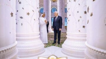 الرئيس الأرميني يزور جامع الشيخ زايد الكبيرفي أبوظبي