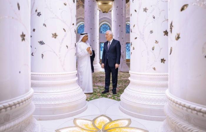 الرئيس الأرميني يزور جامع الشيخ زايد الكبيرفي أبوظبي الرئيس الأرميني يزور جامع الشيخ زايد الكبيرفي أبوظبي