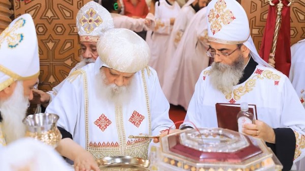 الأنبا ويصا يدشن كنيسة العذراء ببرديس .. صور الأنبا ويصا يدشن كنيسة العذراء ببرديس .. صور