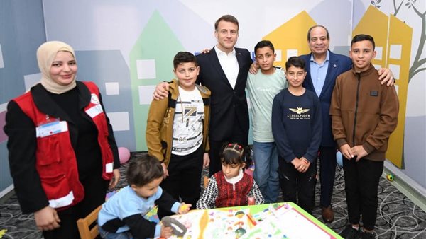 الهلال الأحمر المصري خلال زيارة ماكرون: أنشأنا مراكز لوجستية لخدمة غزة وإدارة أكبر قدر من المساعدات الهلال الأحمر المصري خلال زيارة ماكرون: أنشأنا مراكز لوجستية لخدمة غزة وإدارة أكبر قدر من المساعدات