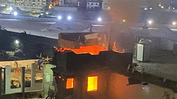 نشوب حريق في مدخنة عقار بالإسكندرية.. والحماية المدنية تسيطر عليه نشوب حريق في مدخنة عقار بالإسكندرية.. والحماية المدنية تسيطر عليه