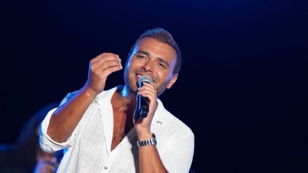 يغير اسمه وخلاص.. رامي صبري يسخر من أنباء انتقال زيزو للأهلي
