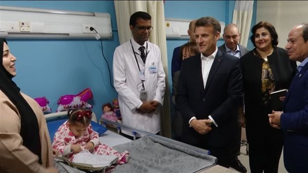 والدة طفلة فلسطينية مصابة بضمور في المخ لـ ماكرون: بمصر شفنا الراحة.. وأتمنى العودة لغزة والدة طفلة فلسطينية مصابة بضمور في المخ لـ ماكرون: بمصر شفنا الراحة.. وأتمنى العودة لغزة