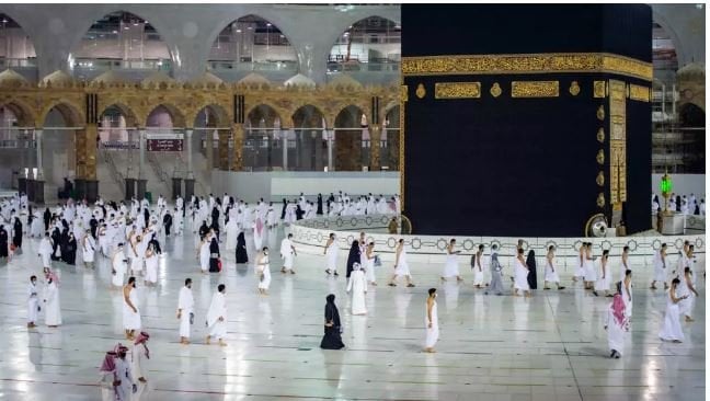 وزارة الحج والعمرة تحذر من التعامل مع القنوات غير الرسمية للراغبين في أداء مناسك الحج وزارة الحج والعمرة تحذر من التعامل مع القنوات غير الرسمية للراغبين في أداء مناسك الحج