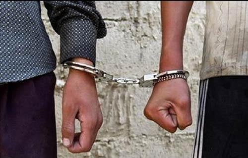 القبض على شخصين لقيامهما بقتل سائق سيارة بإحدى شركات النقل الذكي القبض على شخصين لقيامهما بقتل سائق سيارة بإحدى شركات النقل الذكي