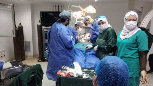 إنجاز طبي جديد بمستشفى زفتى: فريق طبي ينجح في أول عملية استئصال غضروف قطني | شاهد إنجاز طبي جديد بمستشفى زفتى: فريق طبي ينجح في أول عملية استئصال غضروف قطني | شاهد
