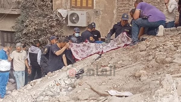 انتشال جثة ثاني ضحايا عقار أسيوط المنهار من أسفل الأنقاض انتشال جثة ثاني ضحايا عقار أسيوط المنهار من أسفل الأنقاض