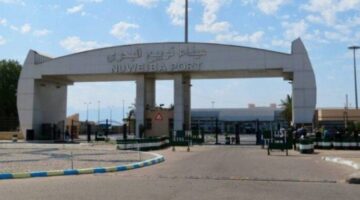ارتفاع الأمواج بلغ 3 أمتار.. إغلاق ميناء نويبع لسوء الأحوال الجوية