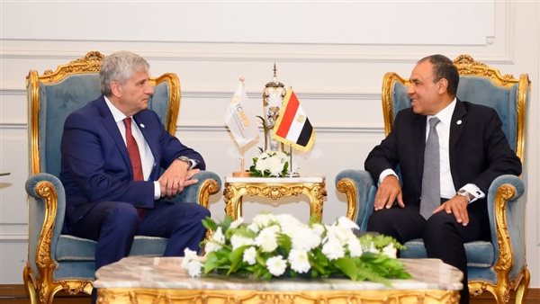 وزير الخارجية يستقبل مدير المركز الدولي لتطوير سياسات الهجرة وزير الخارجية يستقبل مدير المركز الدولي لتطوير سياسات الهجرة