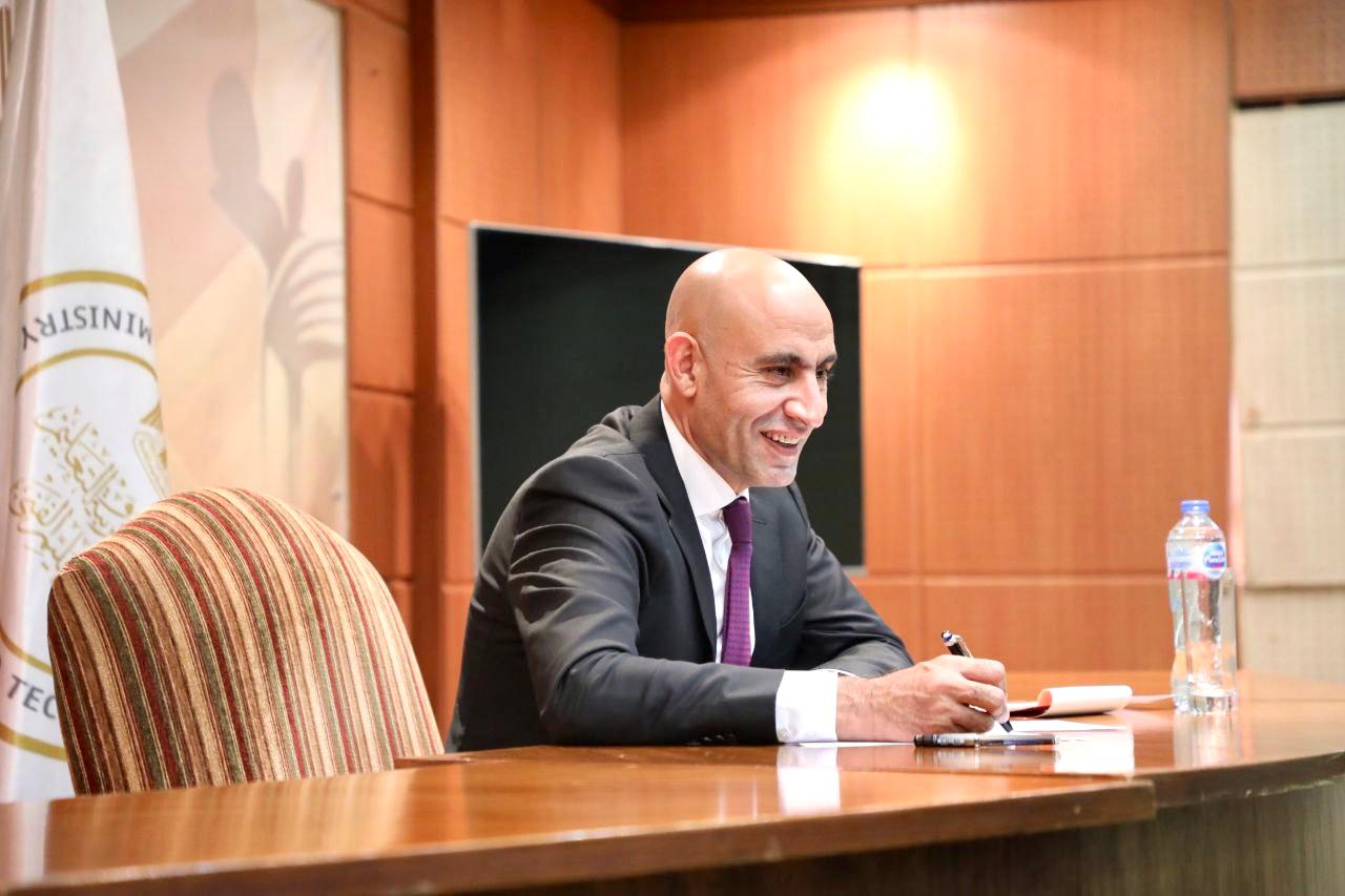 التعليم تطالب المديريات بترشيح مدرسين لجائزة الاتحاد الأفريقي القارية للمعلمين لعام 2025 التعليم تطالب المديريات بترشيح مدرسين لجائزة الاتحاد الأفريقي القارية للمعلمين لعام 2025