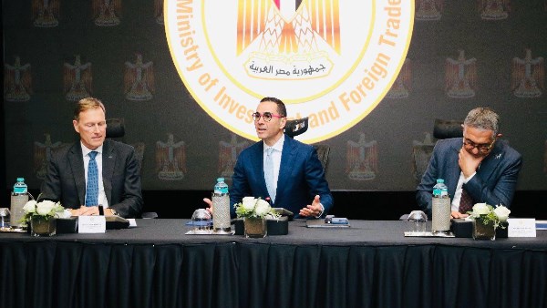 لتعزيز التعاون.. وزير الاستثمار يعقد لقاءً موسعا مع وفد من كبرى الشركات الفرنسية لتعزيز التعاون.. وزير الاستثمار يعقد لقاءً موسعا مع وفد من كبرى الشركات الفرنسية