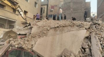النيابة العامة تعاين موقع العقار المنهار بأسيوط وتسمع أقوال الجيران
