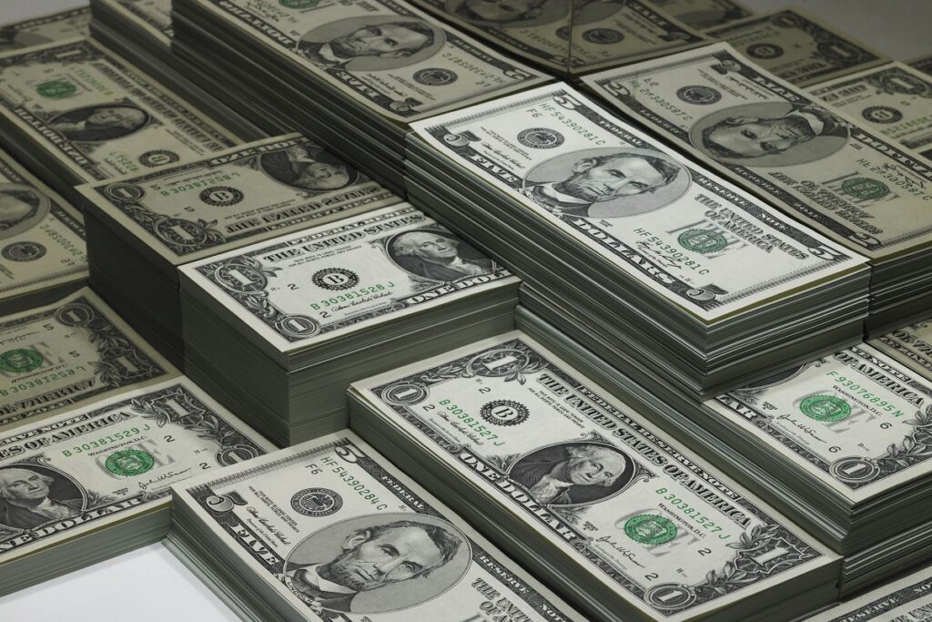 احتياطي النقد الأجنبي بقطر يرتفع إلى 71.2 مليار دولار.. إليك الأسباب
