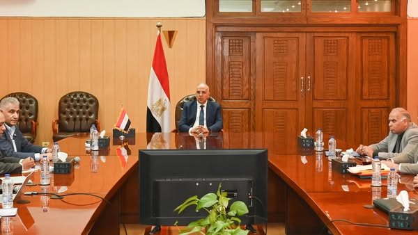وزير الري يبحث مقترح لتنفيذ "مشروع رقمنة المساقي الخصوصية" وزير الري يبحث مقترح لتنفيذ "مشروع رقمنة المساقي الخصوصية"