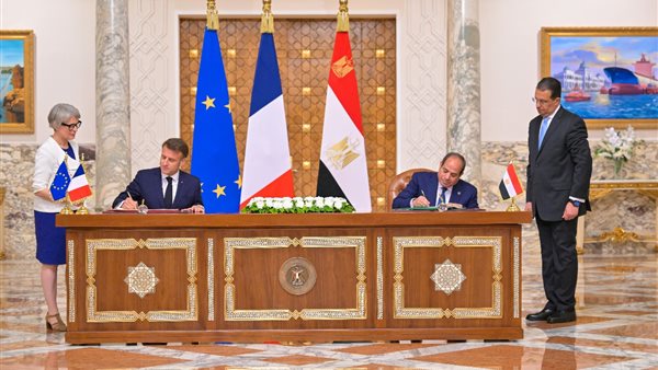 تعزيز الشراكة الاستراتيجية والاستثمارات المشتركة.. نتائج الزيارة التاريخية لإيمانويل ماكرون لمصر تعزيز الشراكة الاستراتيجية والاستثمارات المشتركة.. نتائج الزيارة التاريخية لإيمانويل ماكرون لمصر