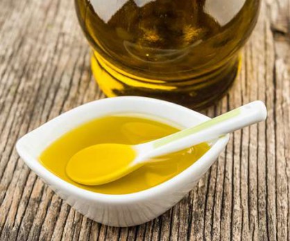 5 أضرار قد تصيبك عند تجنب الزيت تمامًا في الرجيم 5 أضرار قد تصيبك عند تجنب الزيت تمامًا في الرجيم