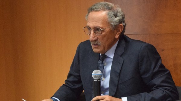 رئيس غرفة التجارة الأمريكية: إجراءات ترامب تسببت في توتر جيوسياسي واقتصادي بالعالم رئيس غرفة التجارة الأمريكية: إجراءات ترامب تسببت في توتر جيوسياسي واقتصادي بالعالم