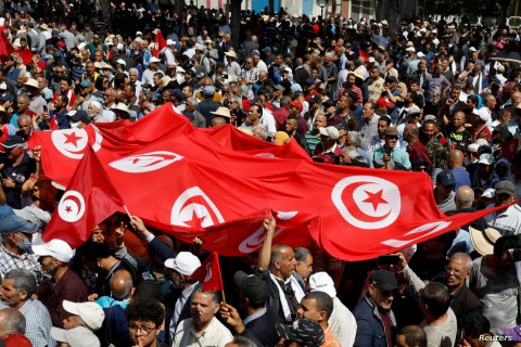 تونس.. 5 معتقلين في قضية “التآمر” يدخلون إضرابا مفتوحا عن الطعام تونس.. 5 معتقلين في قضية “التآمر” يدخلون إضرابا مفتوحا عن الطعام