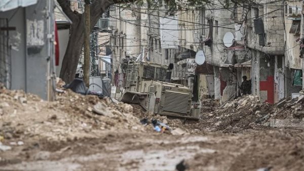 الاحتلال يجبر عائلة فلسطينية على هدم منزلها بالقدس بذريعة البناء دون ترخيص