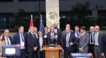 وزير الاتصالات يلتقي بوفد "ميديف" الفرنسية لبحث جذب الاستثمارات في قطاع التكنولوجيا (صور)