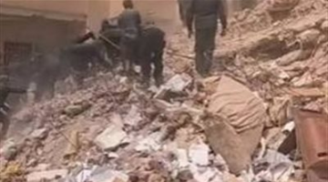 مصرع 5 أشخاص.. فريق من النيابة يعاين موقع انهيار عقار أسيوط المنهار