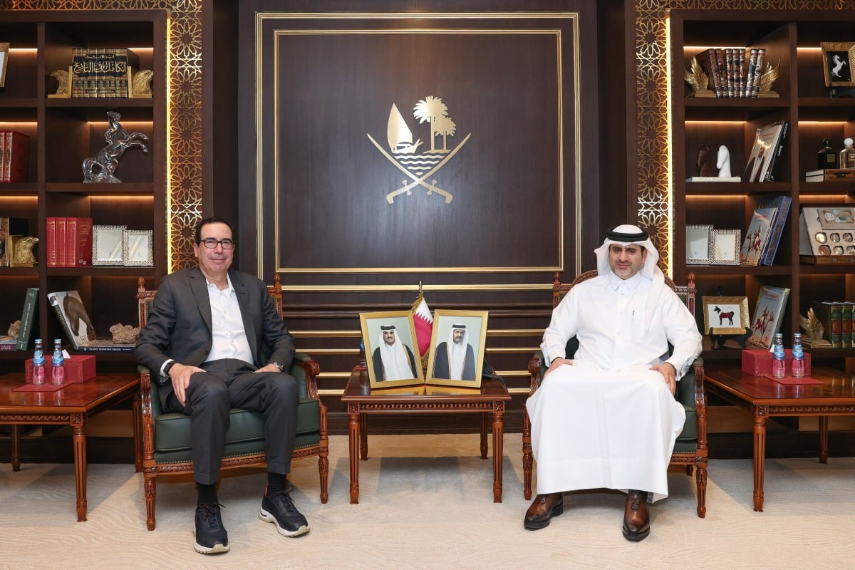 محافظ مصرف قطر المركزي يجتمع مع مؤسس شركة ليبرتي كابيتال محافظ مصرف قطر المركزي يجتمع مع مؤسس شركة ليبرتي كابيتال