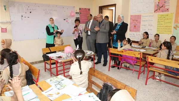 محافظ بني سويف يشهد حصة تربية دينية إسلامية ومسيحية بمدرسة الجلاء في ببا محافظ بني سويف يشهد حصة تربية دينية إسلامية ومسيحية بمدرسة الجلاء في ببا