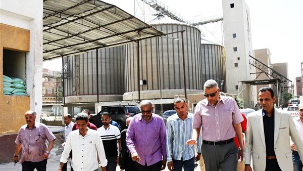 إسماعيل يتفقد صومعة أسوان بالجوزيرة إسماعيل يتفقد صومعة أسوان بالجوزيرة