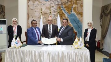 أسوان توقع بروتوكولًا استراتيجيًا مع «إعداد القادة» لتأهيل كوادرها الجامعية