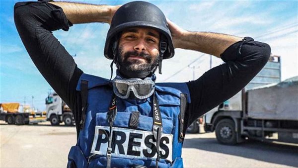 أنا وياكم والزمن طويل.. معتز عزايزة: منعت من حضور مؤتمر بالأمم المتحدة بعد ضغط إسرائيلي بسبب هويتي الفلسطينية أنا وياكم والزمن طويل.. معتز عزايزة: منعت من حضور مؤتمر بالأمم المتحدة بعد ضغط إسرائيلي بسبب هويتي الفلسطينية
