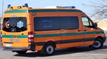 إصابة 5 بينهم طفلان في تصادم مروع بين سيارة وتوك توك بالمنيا