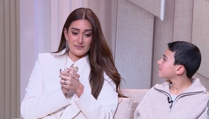 «عشت 10 أيام رعب بسبب لام شمسية».. أمينة خليل تروي التفاصيل (فيديو) «عشت 10 أيام رعب بسبب لام شمسية».. أمينة خليل تروي التفاصيل (فيديو)