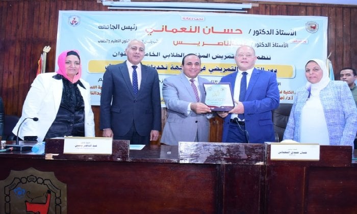 رئيس جامعة سوهاج يفتتح فعاليات المؤتمر الطلابي الخامس لكلية التمريض