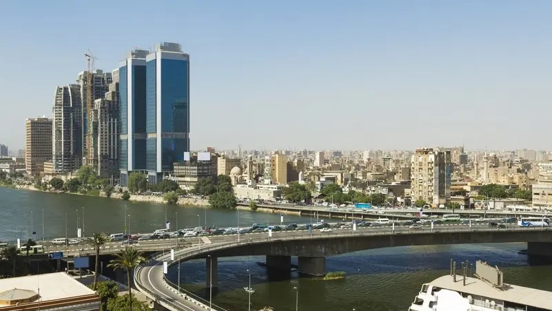 مصر تفتح أبواب الاستثمار: طرح شركات تابعة للجيش في البورصة ضمن خطة لتوسيع دور القطاع الخاص