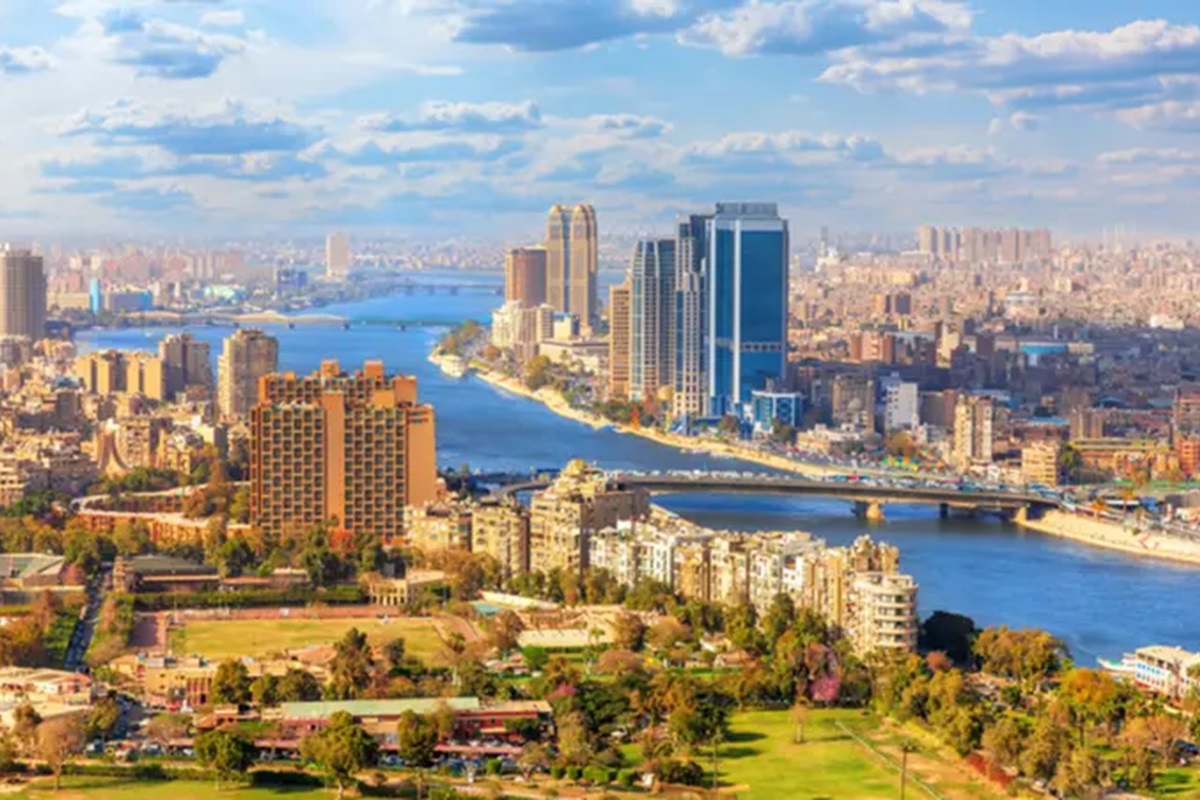 مصر تفتح أبواب الاستثمار: طرح شركات تابعة للجيش في البورصة ضمن خطة لتوسيع دور القطاع الخاص مصر تفتح أبواب الاستثمار: طرح شركات تابعة للجيش في البورصة ضمن خطة لتوسيع دور القطاع الخاص