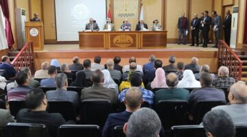 محافظ كفر الشيخ يعقد اجتماعًا موسعًا لتنفيذ مشروع التدريب العملي المشترك "صقر"