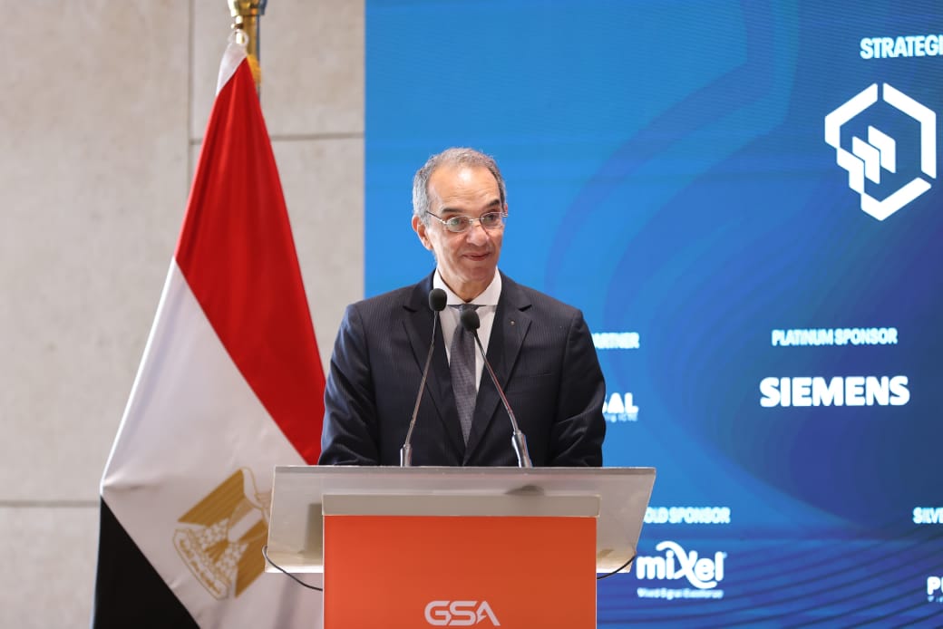 وزير الاتصالات يستعرض جوانب مبادرة ” الرواد الرقميون Digilians” وزير الاتصالات يستعرض جوانب مبادرة ” الرواد الرقميون Digilians”