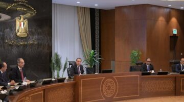 عقب اجتماع مجلس الوزراء| "مدبولي": بدأنا التشغيل التجريبي لمنطقة الأهرام ونحاول وضع الأمر في نصابه السليم وبطريقة حضارية.. ويؤكد: نسعى للاستفادة من منطقة مربع الوزارات ووسط البلد