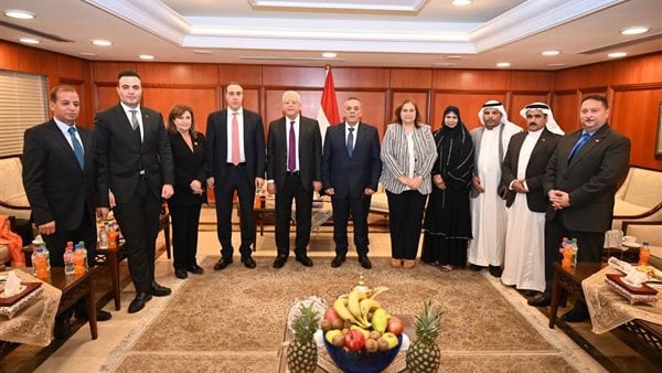 رئيس مجلس النواب يصل إلى مطار شرم الشيخ الدولي عائدا من أوزباكستان رئيس مجلس النواب يصل إلى مطار شرم الشيخ الدولي عائدا من أوزباكستان