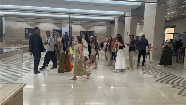وفد من غرفة السياحة يتفقد منطقة أهرامات الجيزة لمتابعة التشغيل التجريبي ومشاكل المرشدين السياحيين| صور وفد من غرفة السياحة يتفقد منطقة أهرامات الجيزة لمتابعة التشغيل التجريبي ومشاكل المرشدين السياحيين| صور