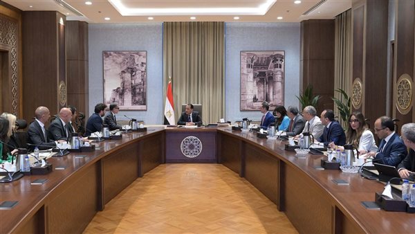 مدبولى يبحث مع رئيس أمازون العالمية فرص التوسع في السوق المصرية مدبولى يبحث مع رئيس أمازون العالمية فرص التوسع في السوق المصرية