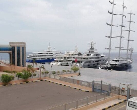 إغلاق ميناء الغردقة البحري لسوء الأحوال الجوية إغلاق ميناء الغردقة البحري لسوء الأحوال الجوية