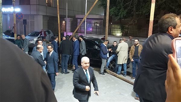 رئيس الهيئة الوطنية للصحافة يقدم واجب العزاء في شقيقة خالد البلشي.. صور