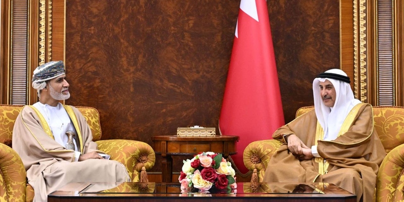 نائبُ رئيس مجلس الوزراء البحريني يستقبل الأمينَ العام لمجلس الوزراء
