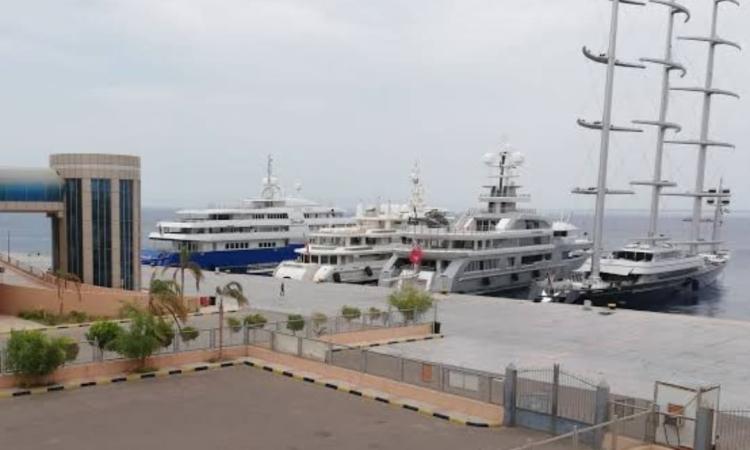 إغلاق ميناء الغردقة البحري لسوء الأحوال الجوية إغلاق ميناء الغردقة البحري لسوء الأحوال الجوية