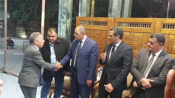 نقيب الأطباء يقدم واجب العزاء في شقيقة خالد البلشي.. صور نقيب الأطباء يقدم واجب العزاء في شقيقة خالد البلشي.. صور