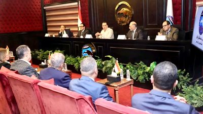بحضور الأمين العام ونواب رئيس الحزب.. "مستقبل وطن" يناقش خطته المستقبلية والاستحقاقات الانتخابية المقبلة بحضور الأمين العام ونواب رئيس الحزب.. "مستقبل وطن" يناقش خطته المستقبلية والاستحقاقات الانتخابية المقبلة